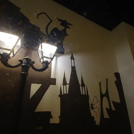 올 아이언 호스텔 *