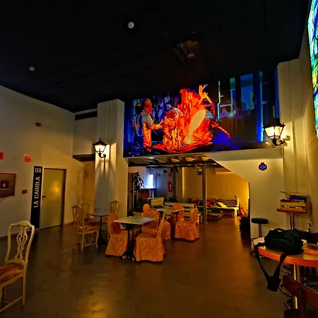 Hostal Iron